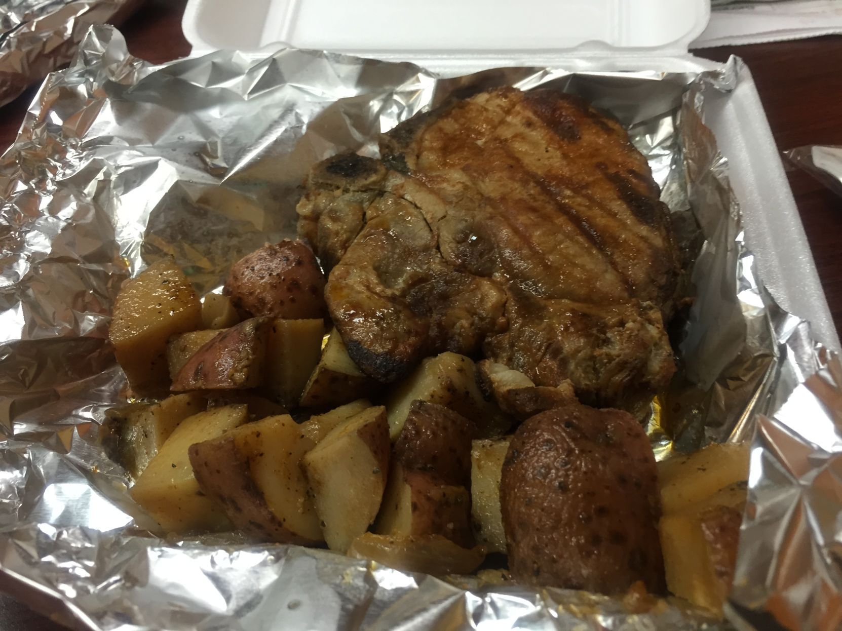 TASTE TEST: Fast Nuno's II grills huge pork chops
